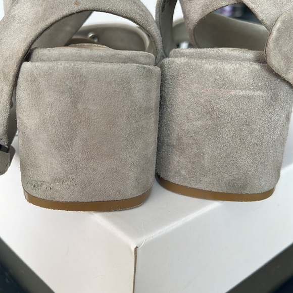 STEVE MADDEN Rotating Suede Sandals - Picture 6 of 8